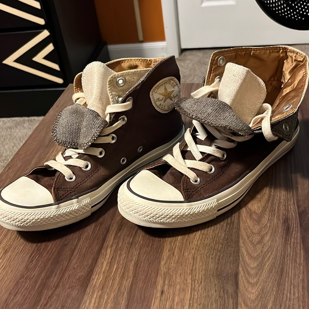 Chuck Taylor’s All Star size 8 women’s